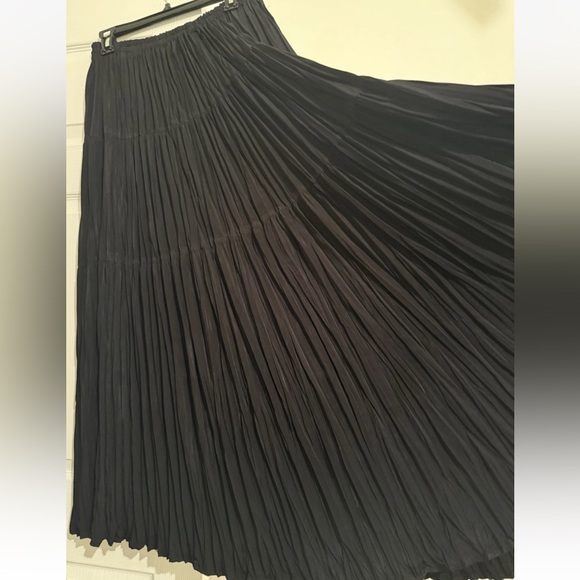 Designs By Julie Black Crushed Crinkle Flared Super Maxi Pull On Skirt Women M - Picture 2 of 12